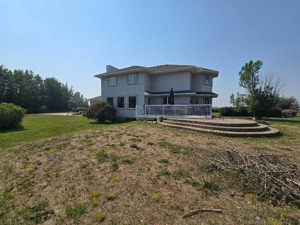 28244 Alberta 590, Innisfail, AB