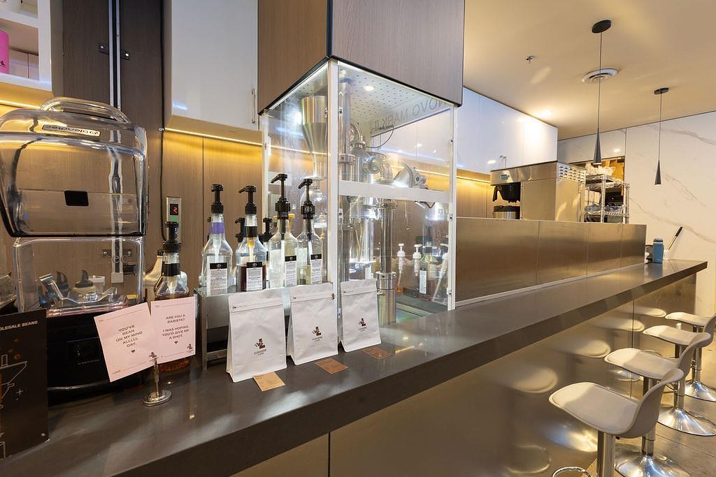 2815 West Broadway, Vancouver, BC
