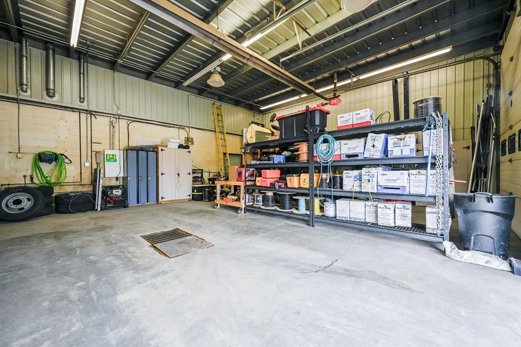 12221 100 Street, Grande Prairie, AB
