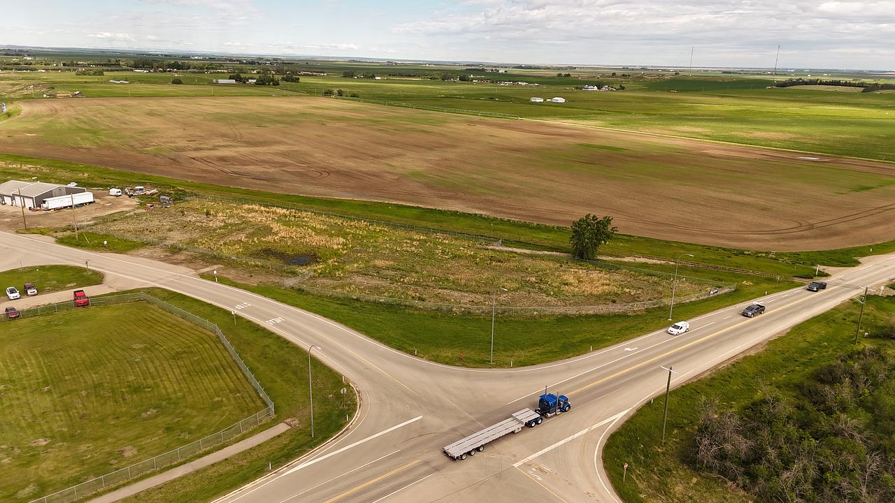305 East RR Street, Raymond, AB
