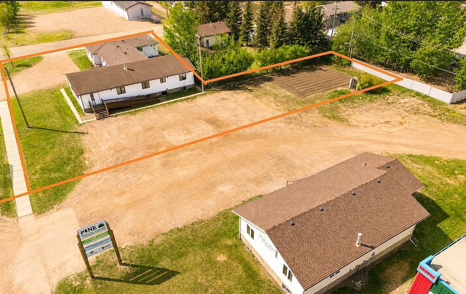 10002 96 Avenue, La Crête, AB