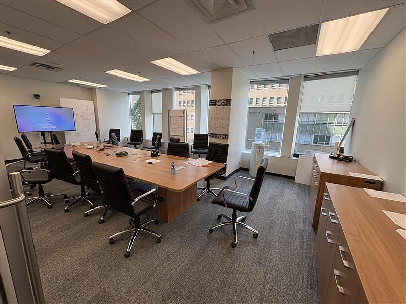 300 - 605-123 Edward Street, Toronto, ON