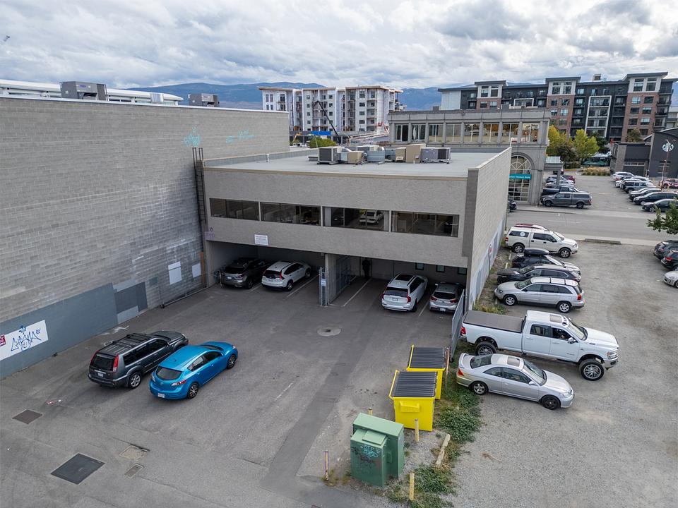 202 - 586 Leon Avenue, Kelowna, BC