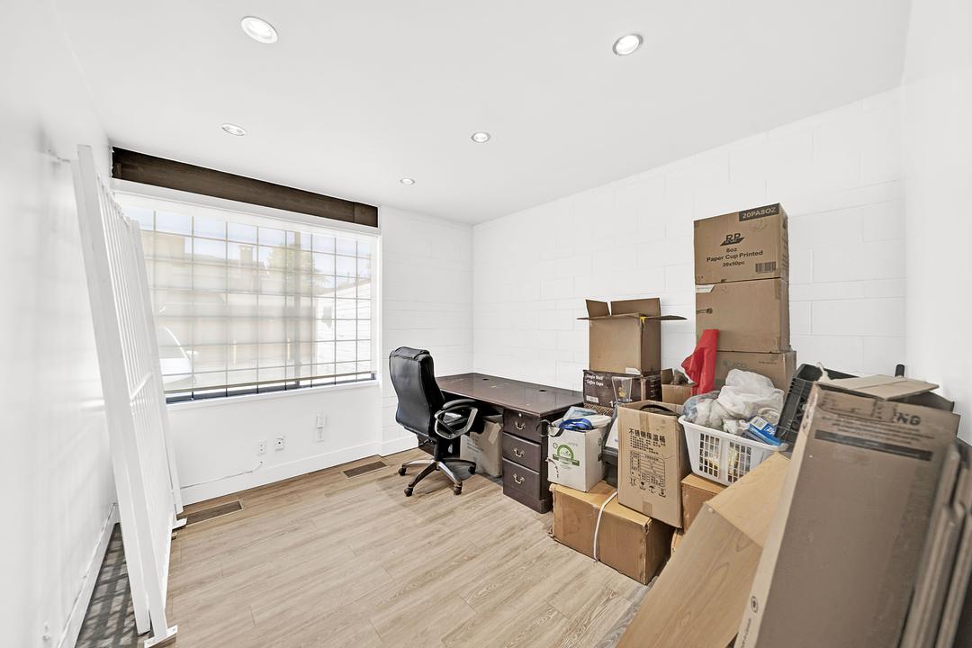 6625 Fraser St, Vancouver, BC