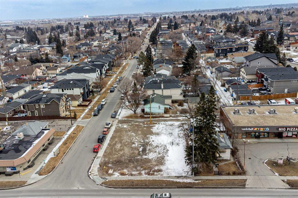2620 Centre Street North, Calgary, AB