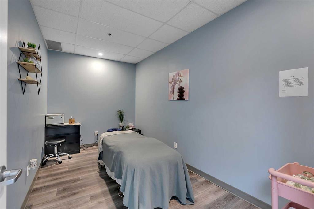 220 - 20 Saddlestone Drive Northeast, Calgary, AB