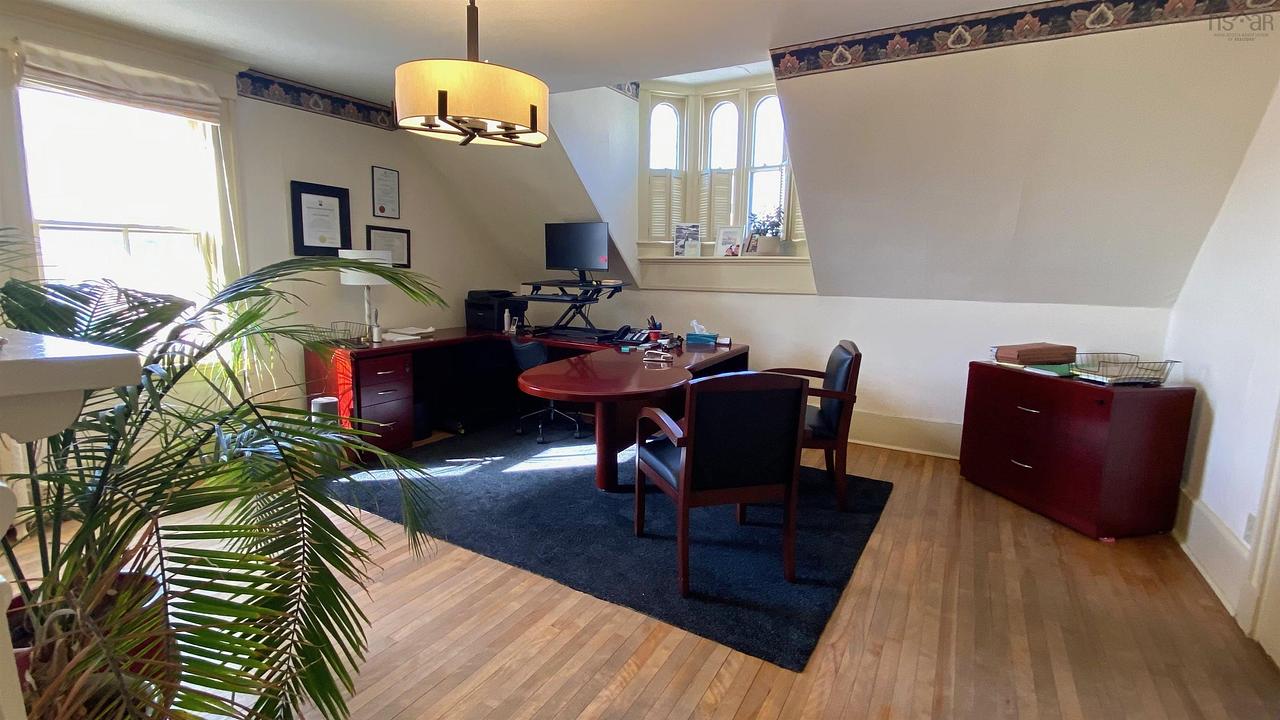 28 King Street, Lunenburg, NS