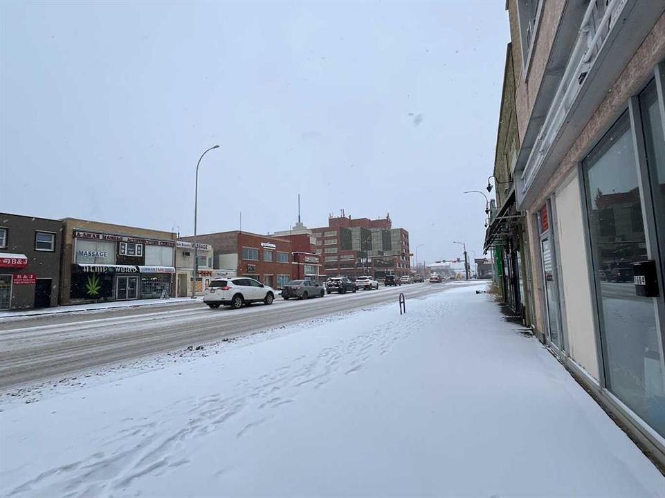 1604 Centre Street North, Calgary, AB