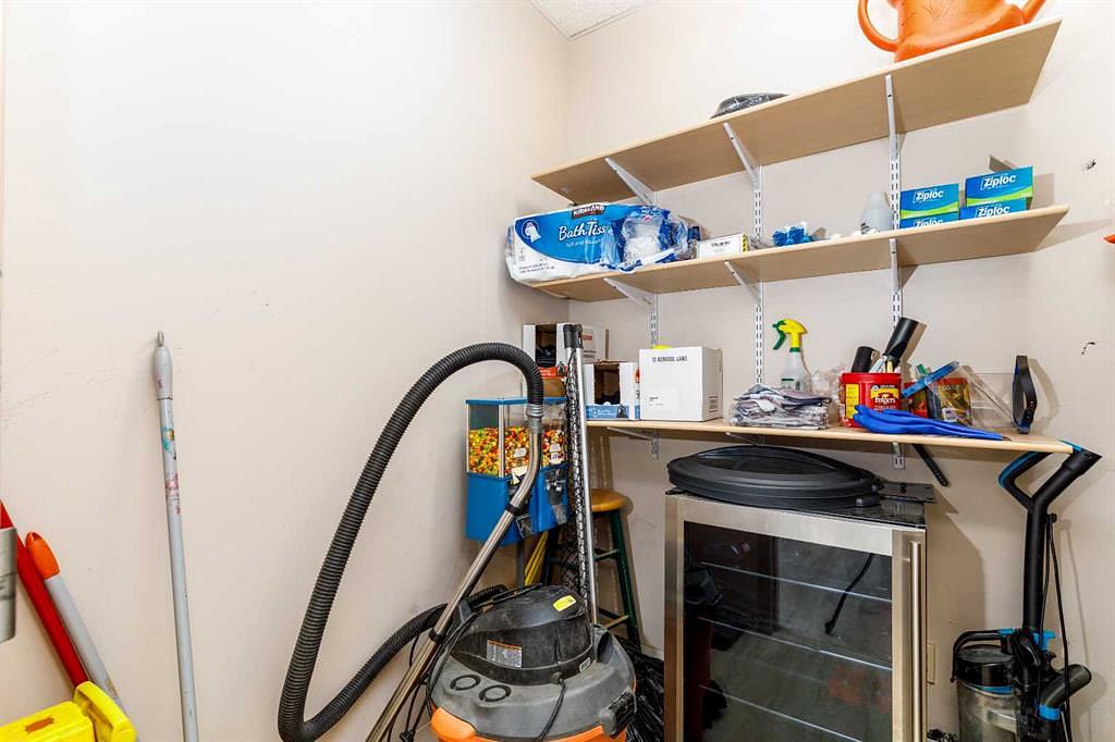 6104 67A Street, Red Deer, AB