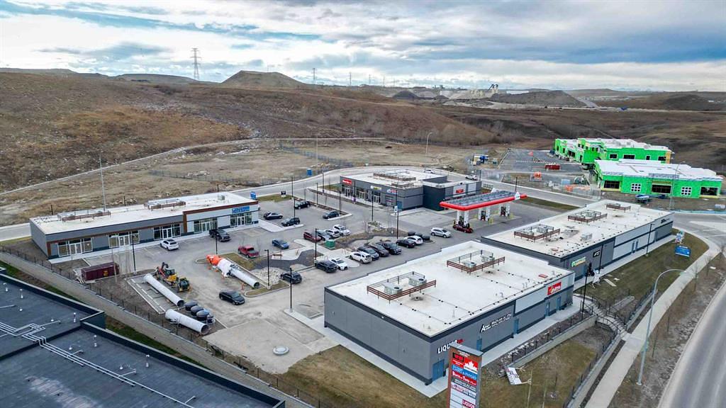 250 - 318 Nolanridge Crescent Northwest, Calgary, AB