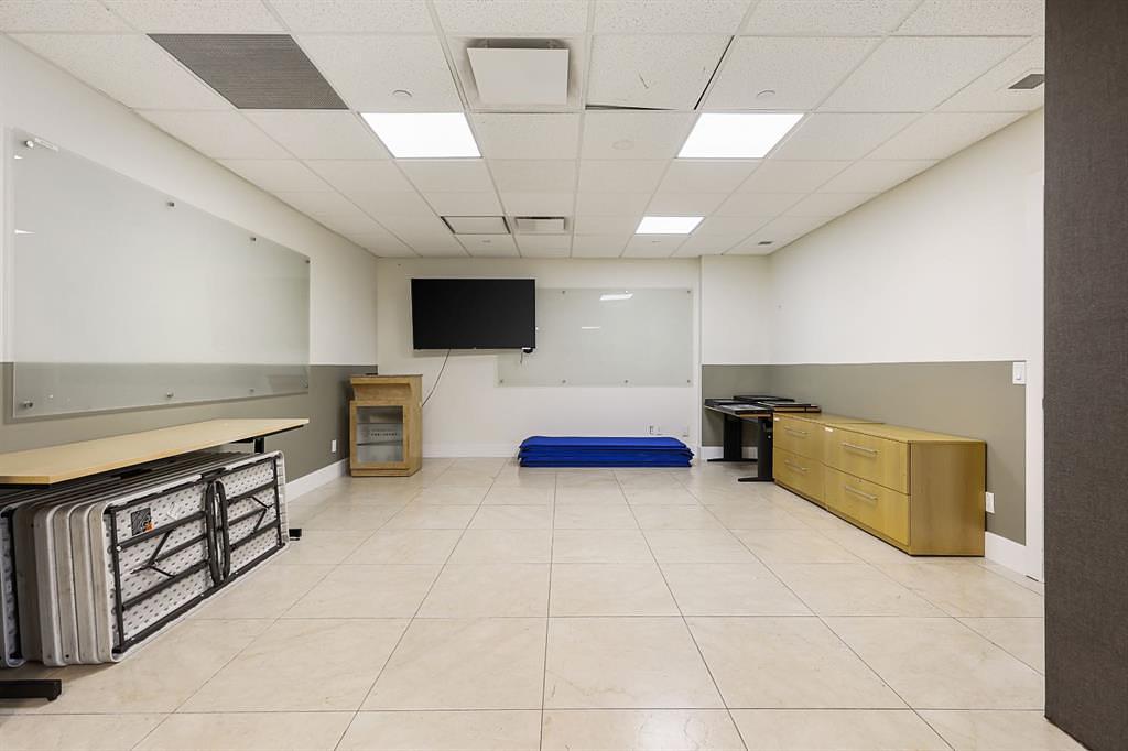 1406 Centre Street North, Calgary, AB