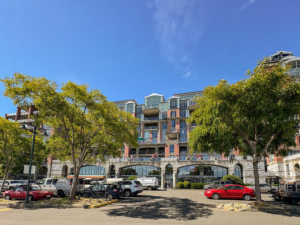 107 - 19 Dallas Road, Victoria, BC