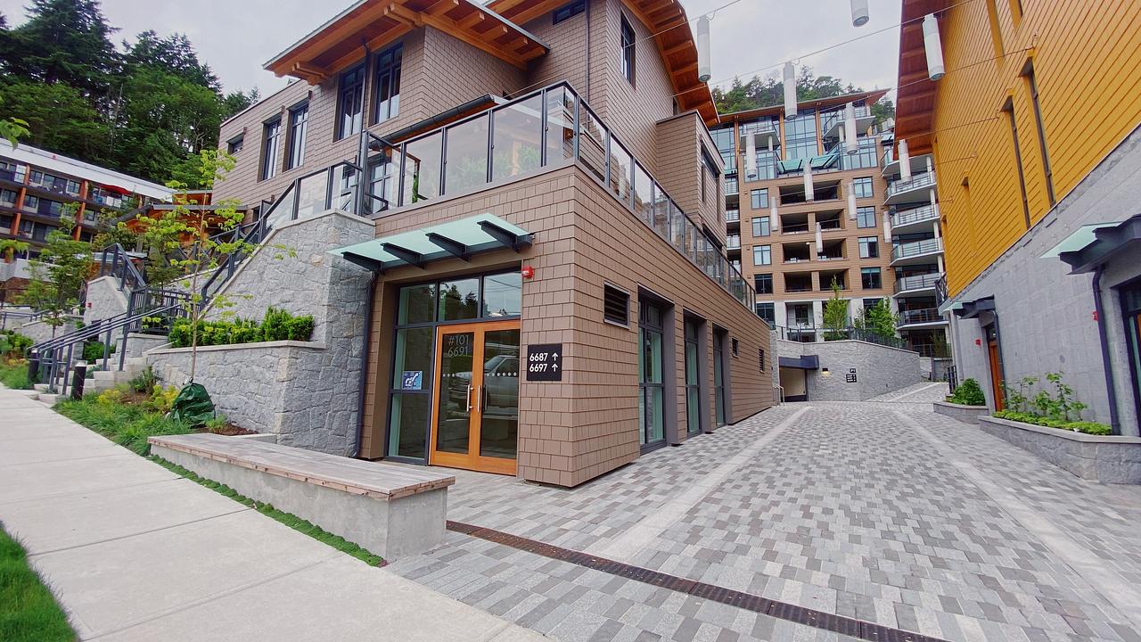 101 - 6691 Nelson Avenue, West Vancouver, BC