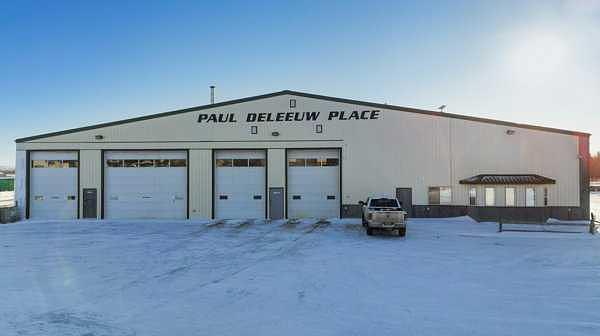 39325 Range Road 273, Bentley, AB