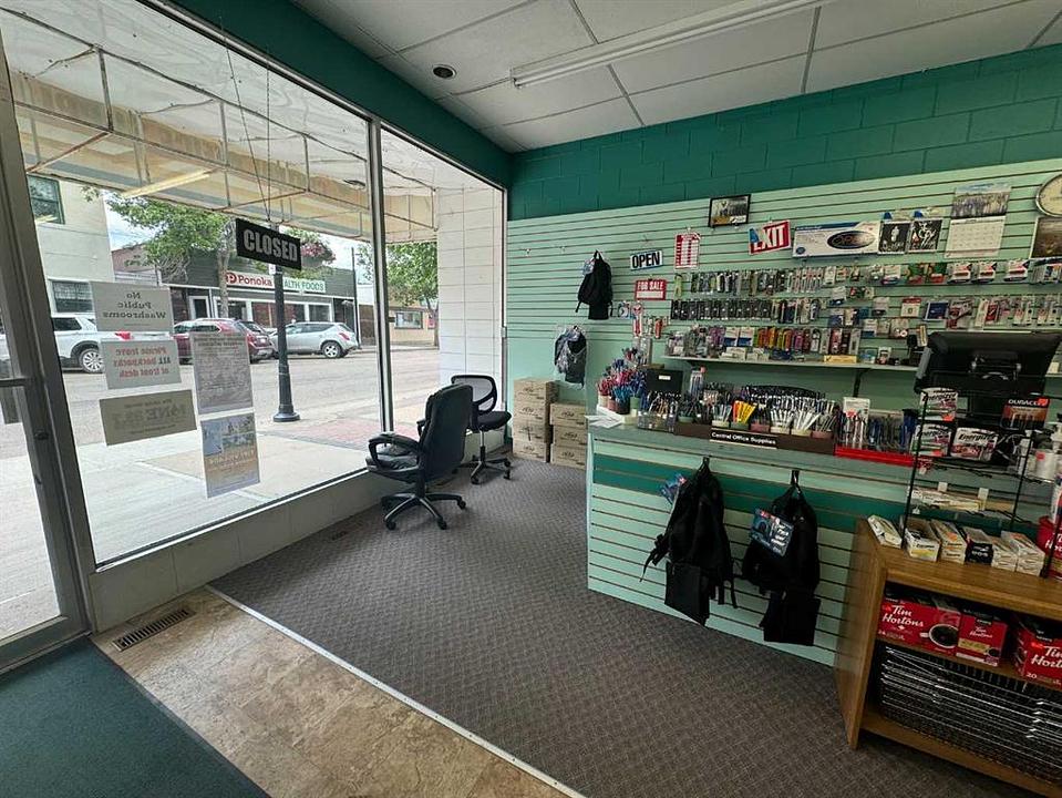 5026 50 Avenue, Ponoka, AB