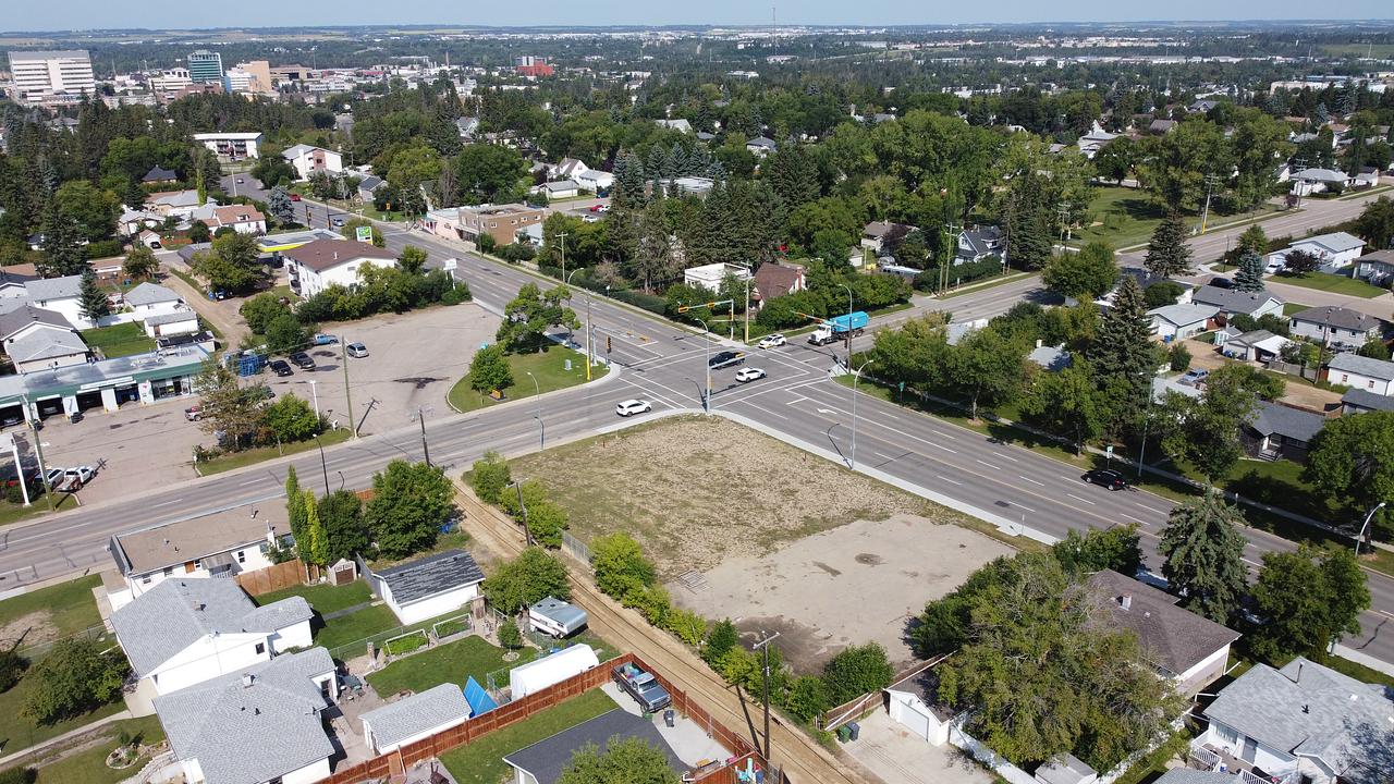3937 50 Street, Red Deer, AB