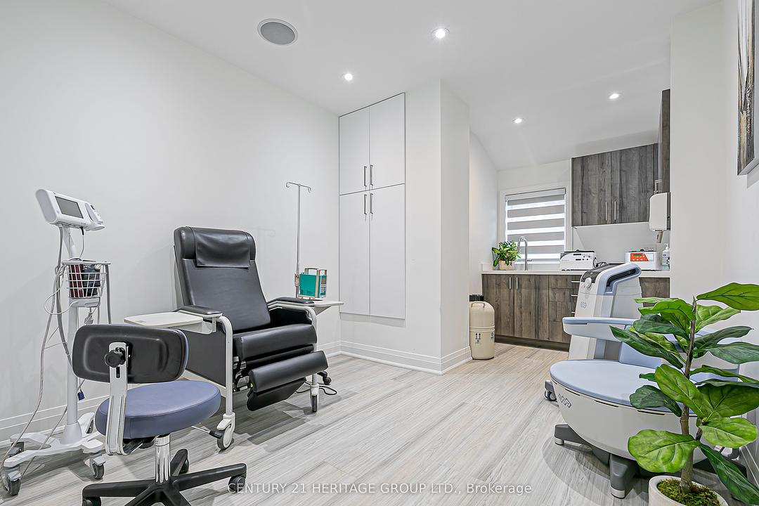 72 Prospect Street, Newmarket, ON