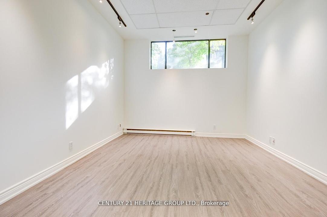 101 - 2900 Yonge Street, Toronto, ON