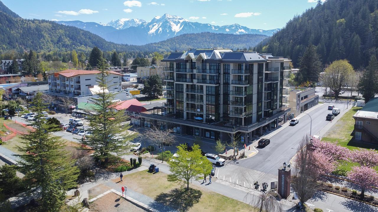 120 Esplanade Avenue, Harrison Hot Springs, BC