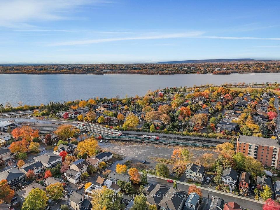 399 Winston Avenue, Ottawa, ON