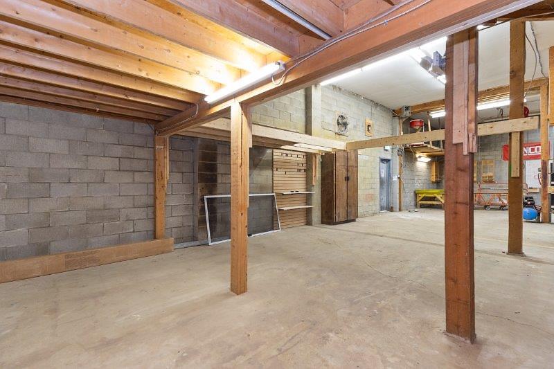 2265 West Railway Street, Abbotsford, BC