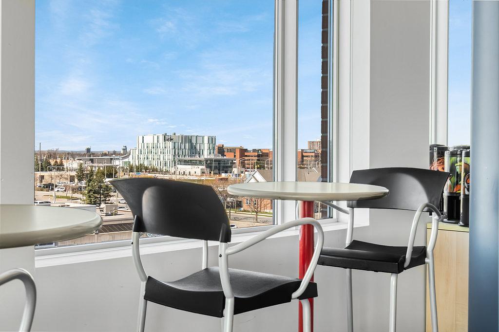 1 Chrysalis Way, Ottawa, ON
