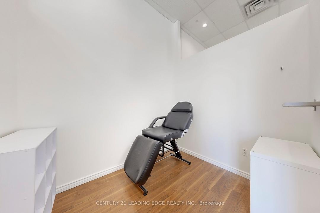 5 - 17080 Bathurst Street, Newmarket, ON