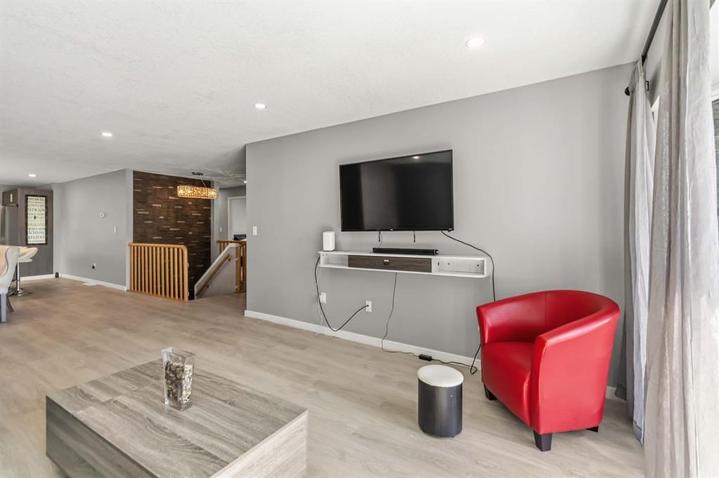 98 Hill Drive, Fort McMurray, AB