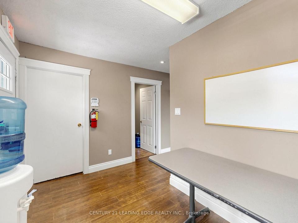 21 Metro Road South, Georgina, ON