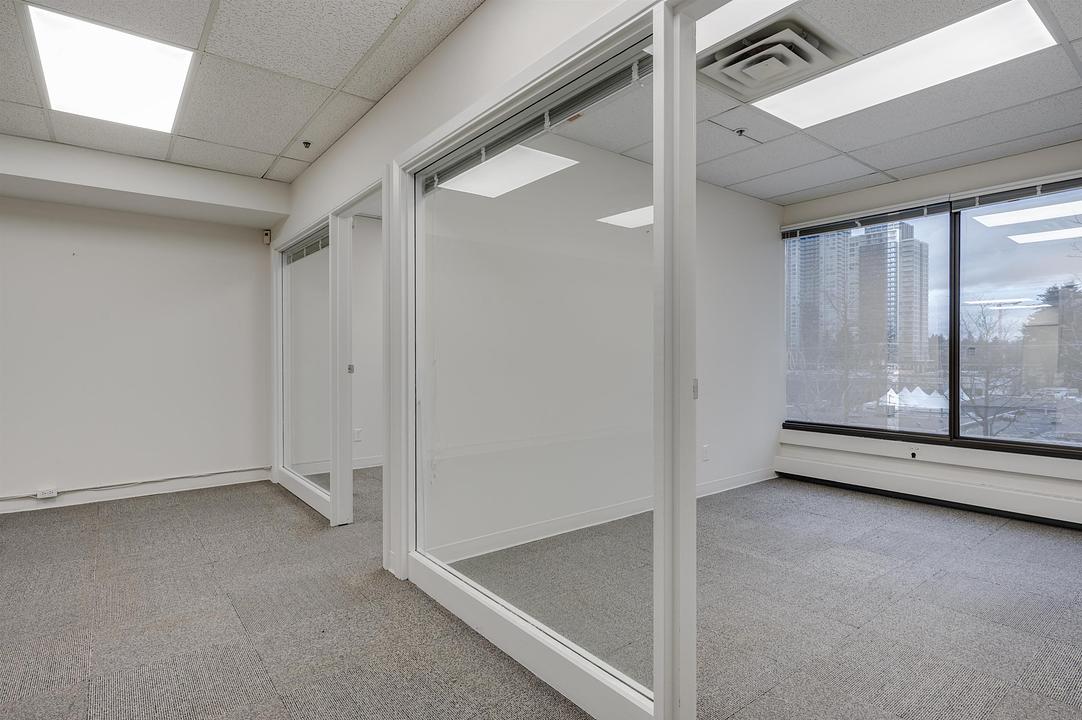 300 - 10524 King George Boulevard, Surrey, BC