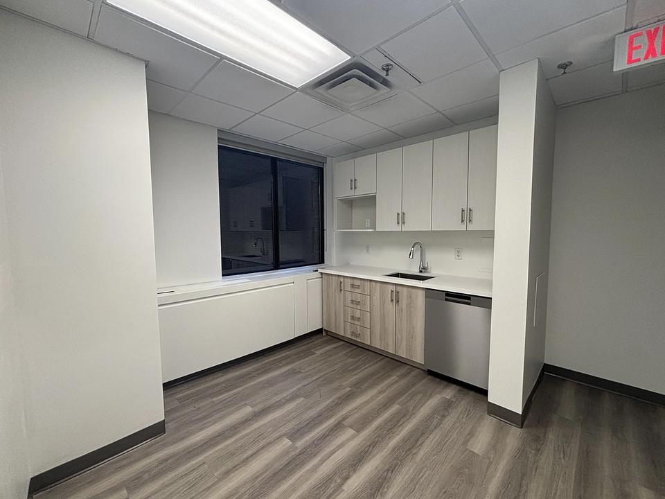 401 - 360 Bay Street, Toronto, ON