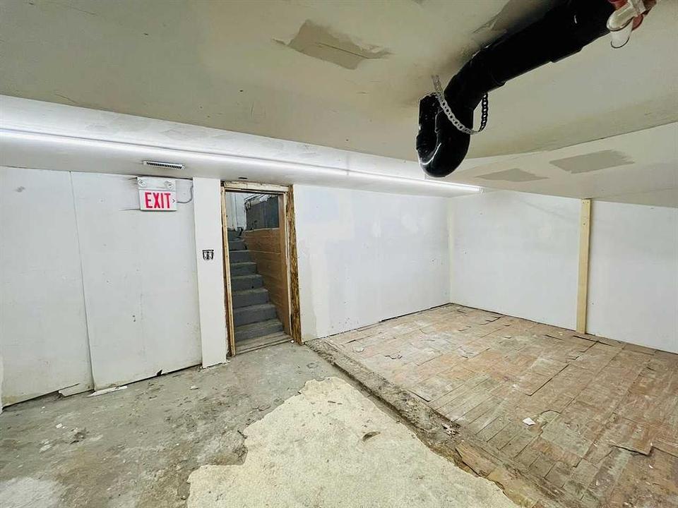 109 14 Street Northwest, Calgary, AB