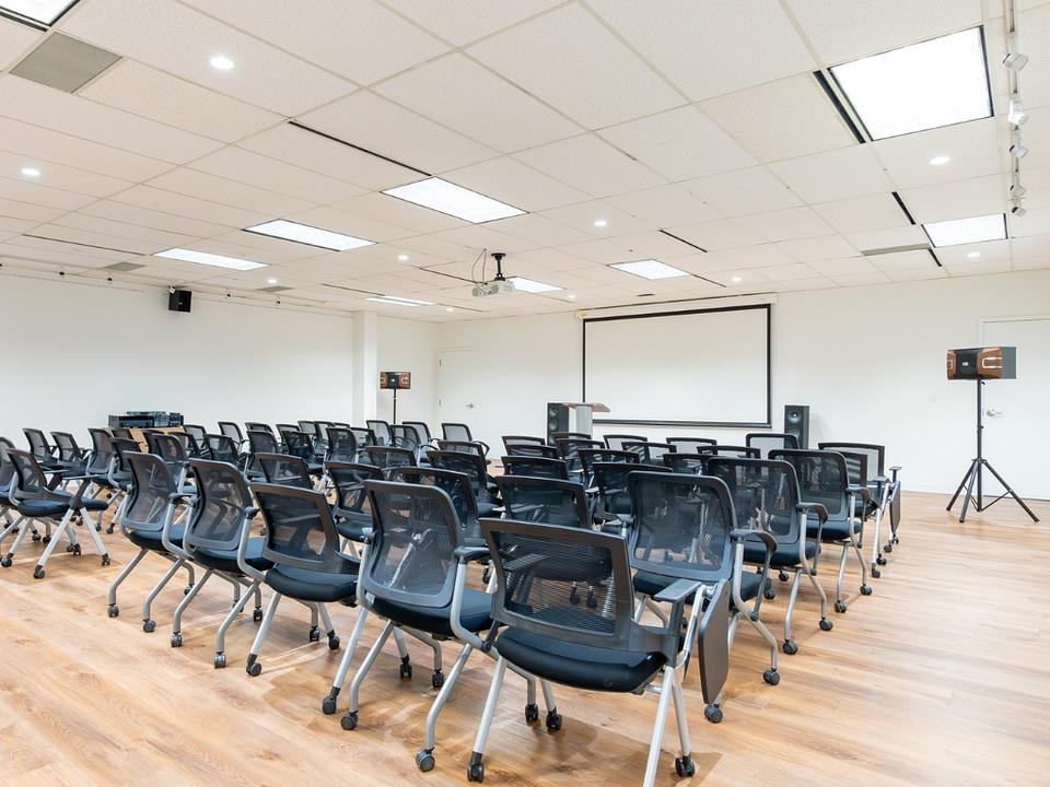 200 - Bldg 5 - 13571 Commerce Parkway, Richmond, BC