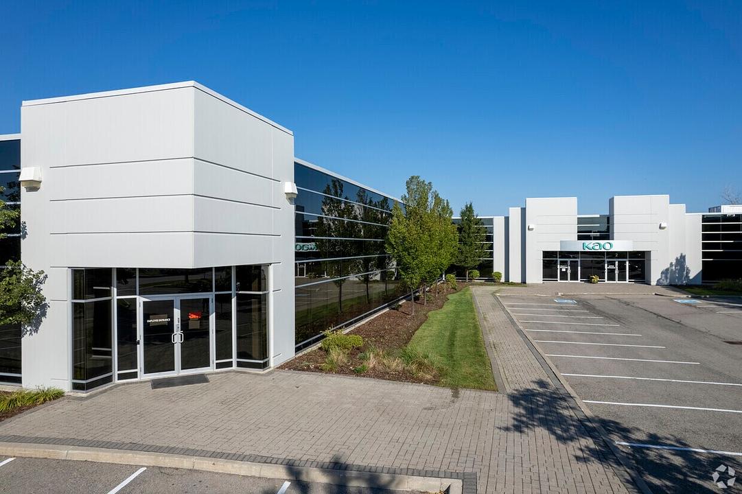 2A - 75 Courtneypark Drive West, Mississauga, ON