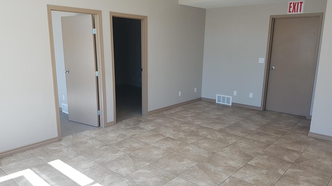 450 - 7700 76 Street Close, Red Deer, AB