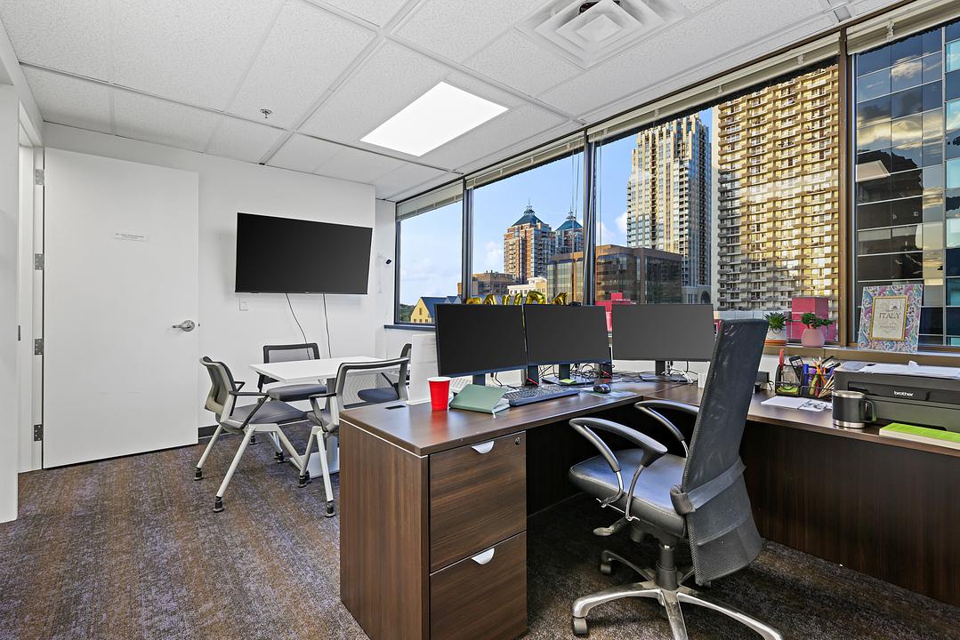 105 - 1040 7 Avenue Southwest, Calgary, AB