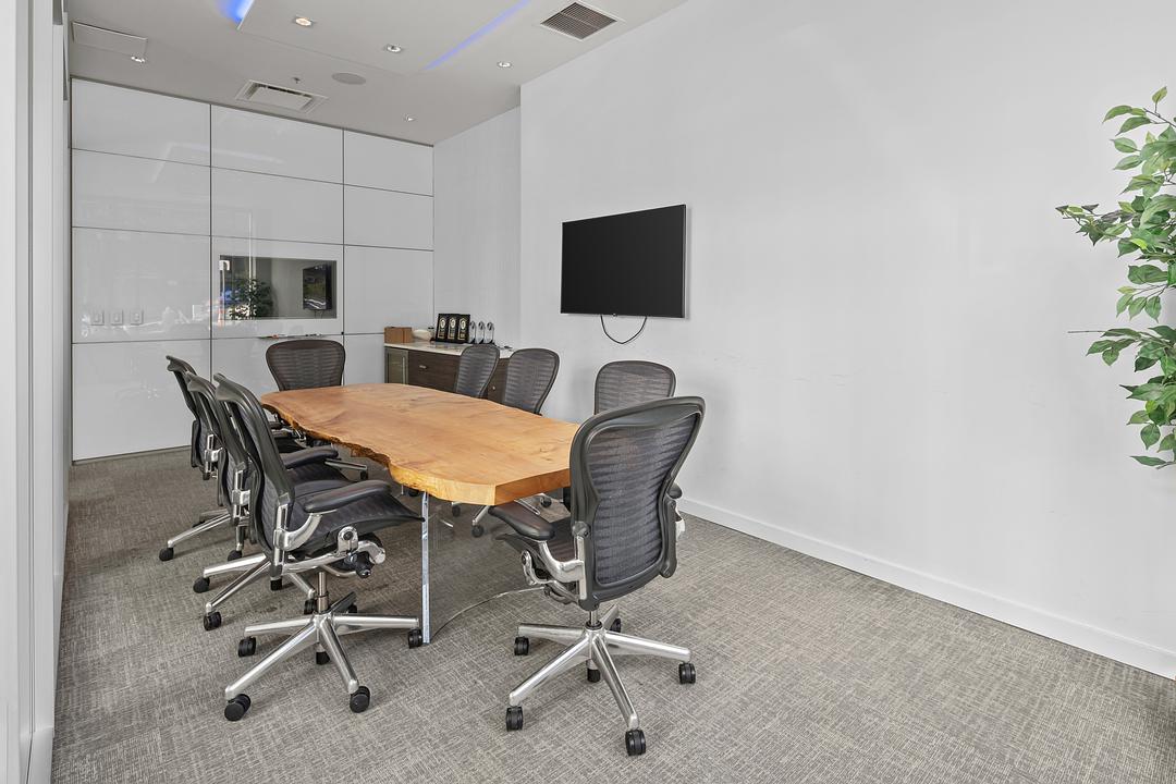 104/105 - 1090 Johnson St, Victoria, BC