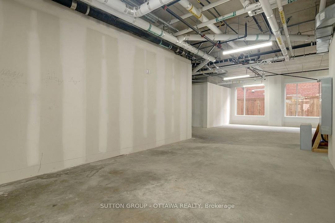 399 Winston Avenue, Ottawa, ON