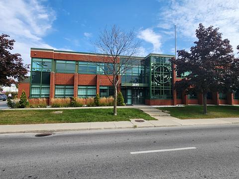 2695 Avenue Dollard, Montreal, QC