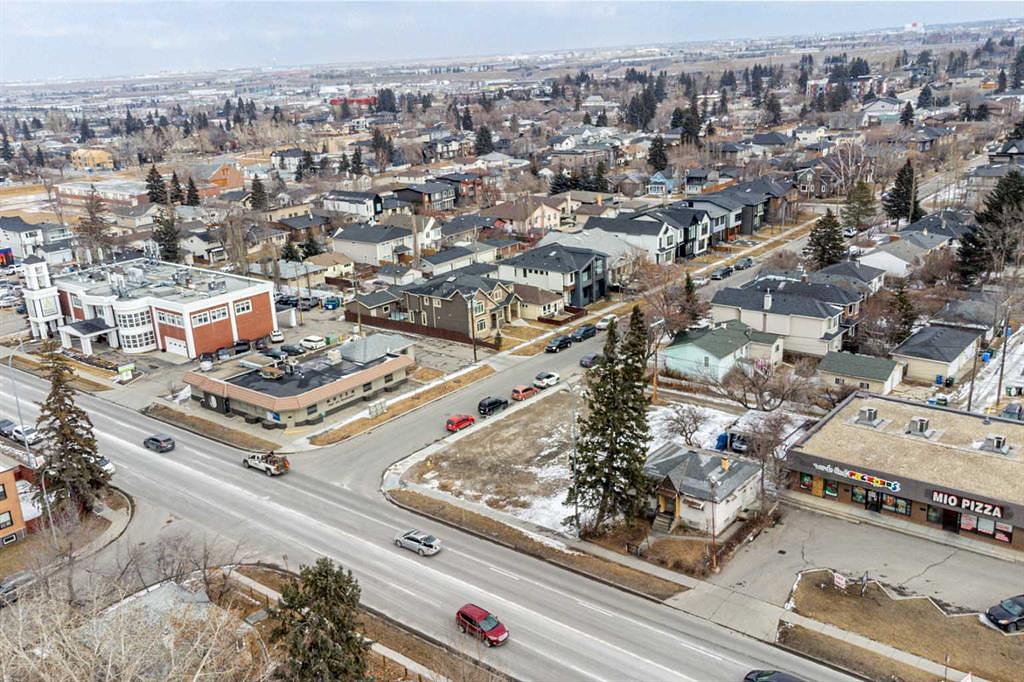 2620 Centre Street North, Calgary, AB