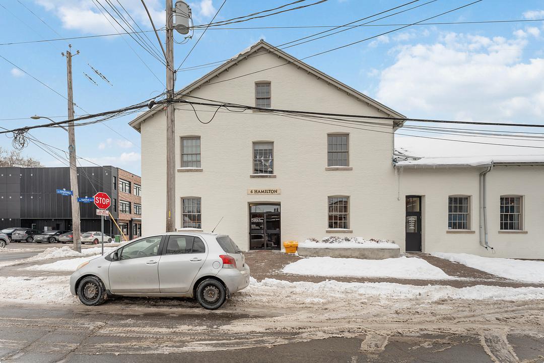 203 - 7 Hinton Avenue North, Ottawa, ON