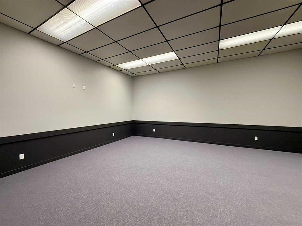 5004 51 Avenue, Ponoka, AB