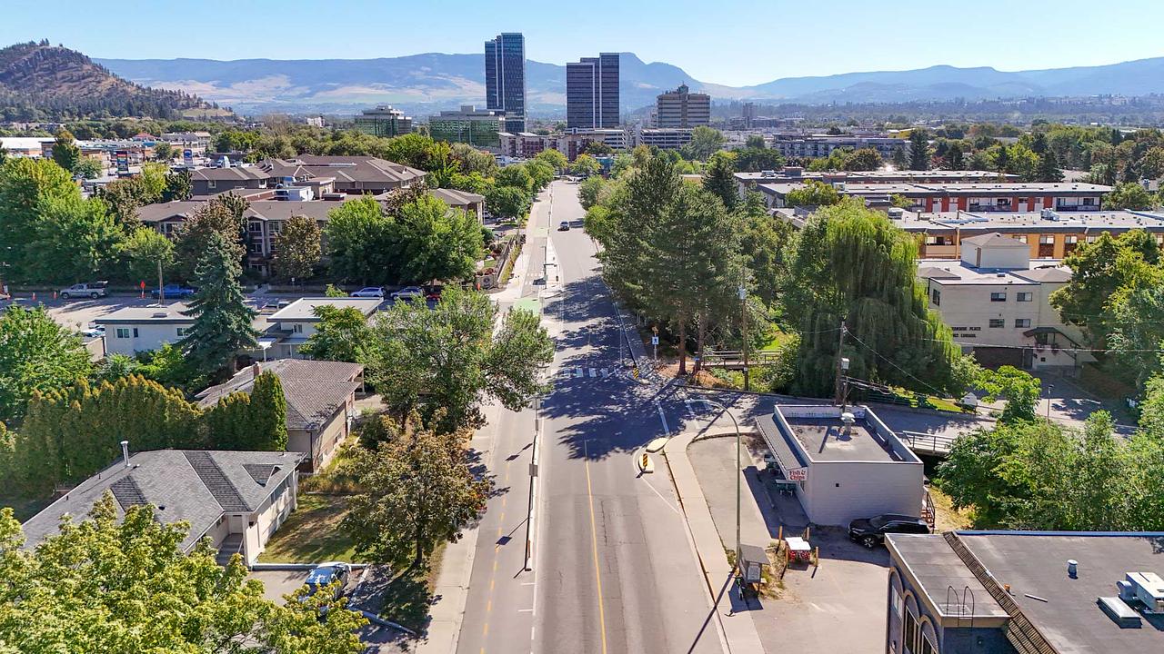 1359 Sutherland Ave, Kelowna, BC