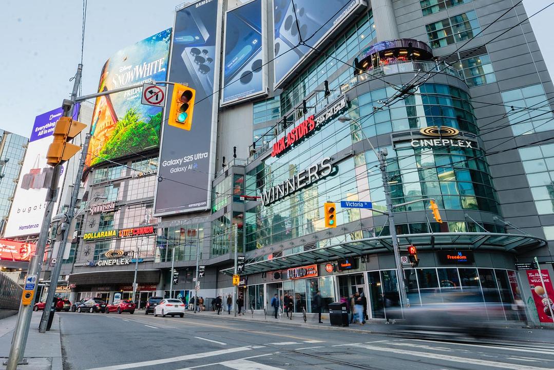 800 - 10 Dundas Street East, Toronto, ON