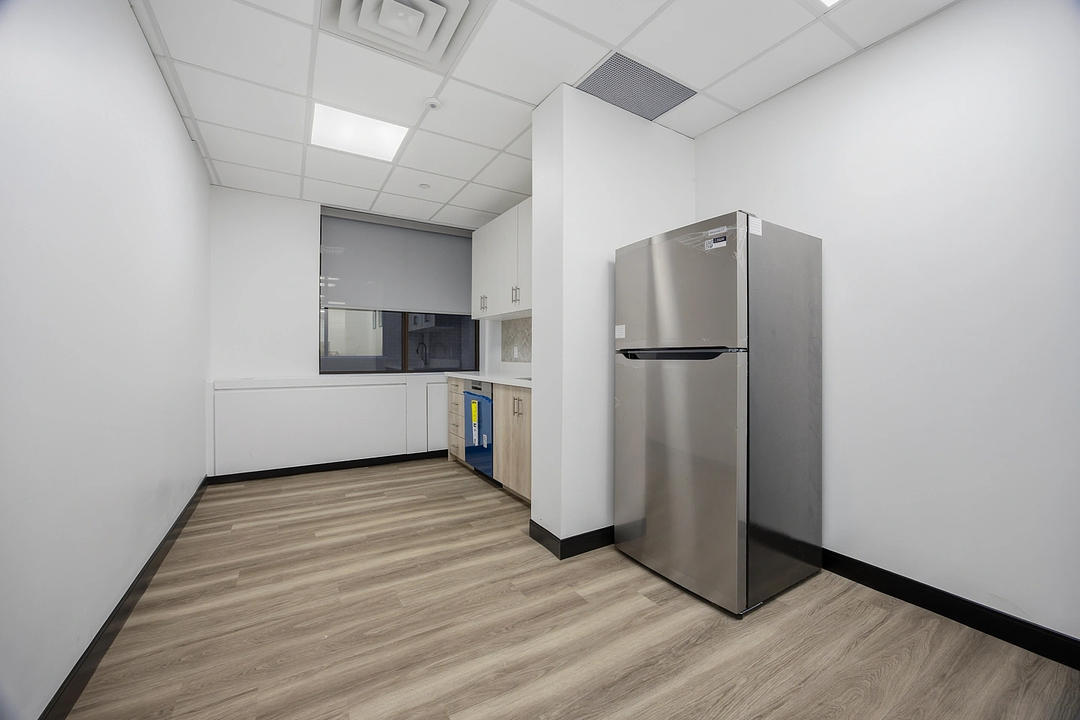 300 - 360 Bay Street, Toronto, ON