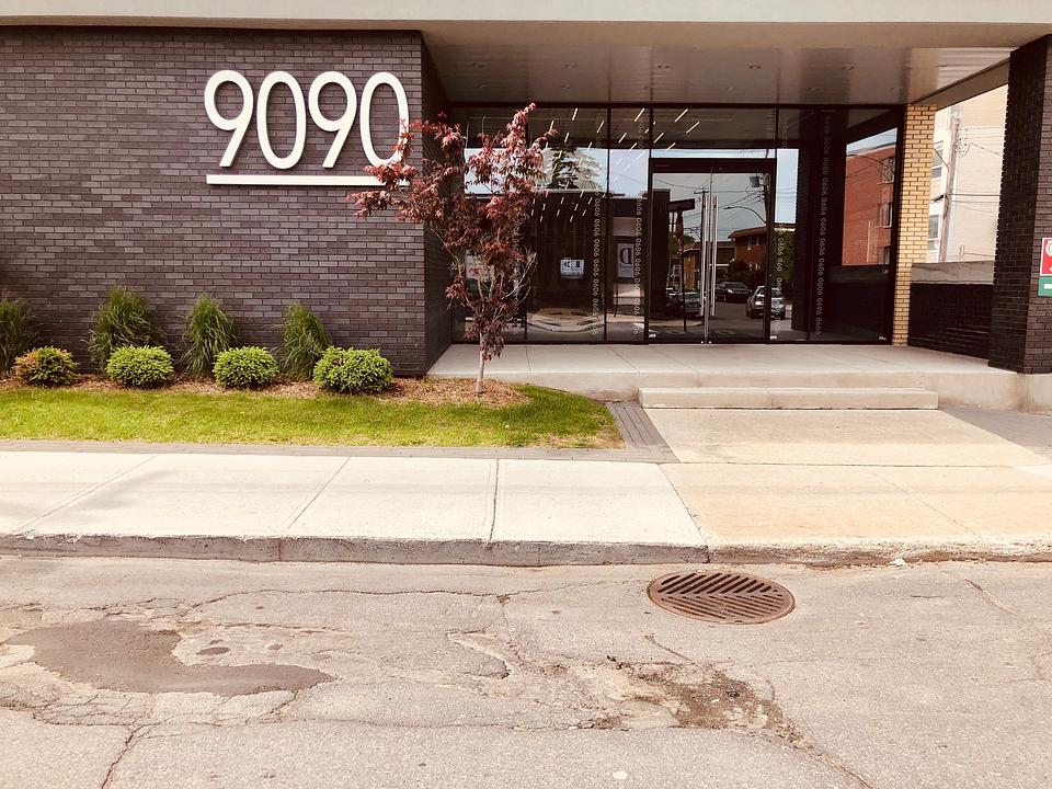 260-285 - 9090 Avenue du Parc, Montréal, QC