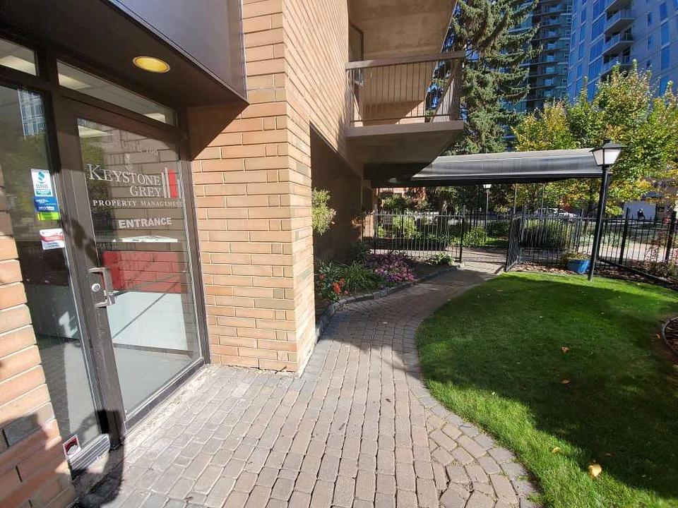 100 - 220 13 Avenue Southwest, Calgary, AB