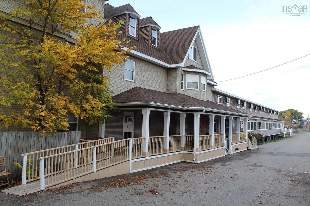 100 Kings Road, Sydney, NS