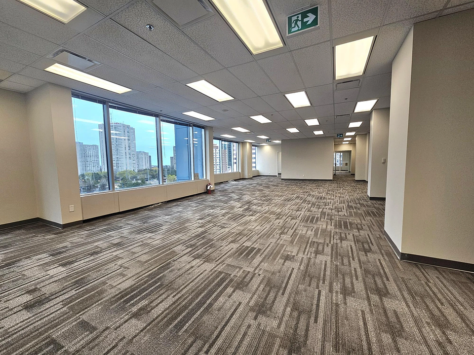 401 - 77 City Centre Drive, Mississauga, ON