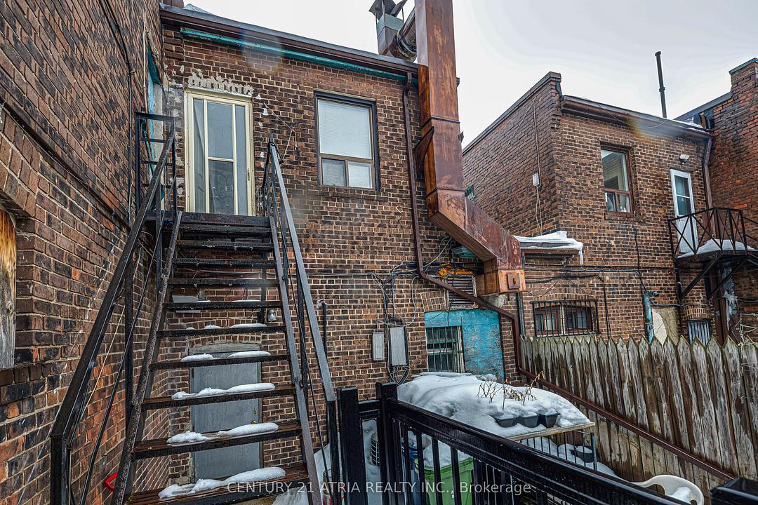 1564 Danforth Avenue, Toronto, ON